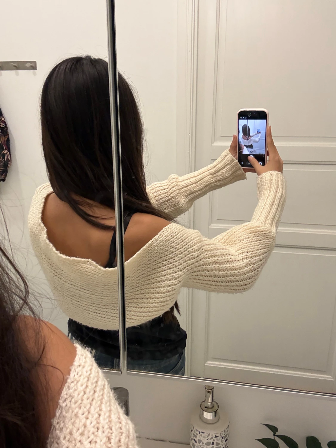 Beige croppad stickad tröja