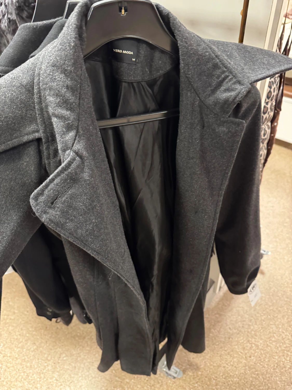 Mörkgrå kappa från Vero Moda - 1