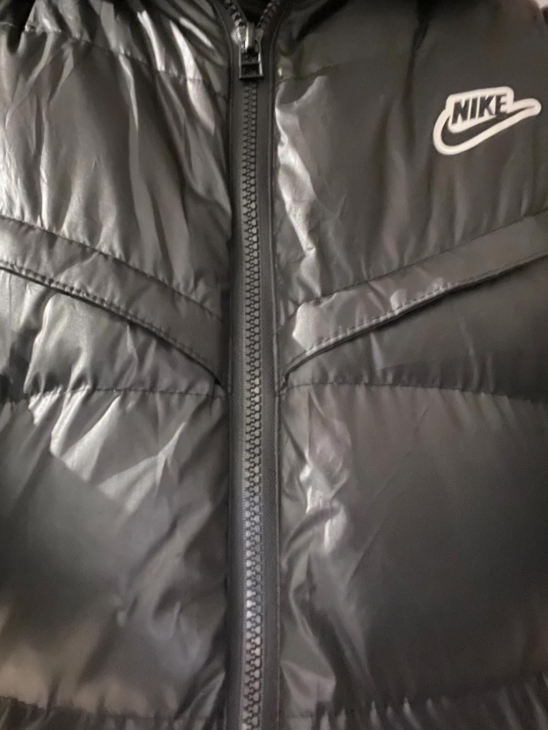 Svart lång dunjacka från Nike - 2