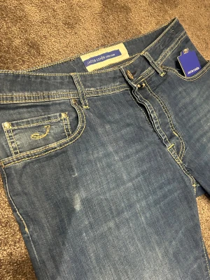 Jacob cohen W33 - Skick 8/10, är storlek W33 men passar 30/31, Modell: Bard