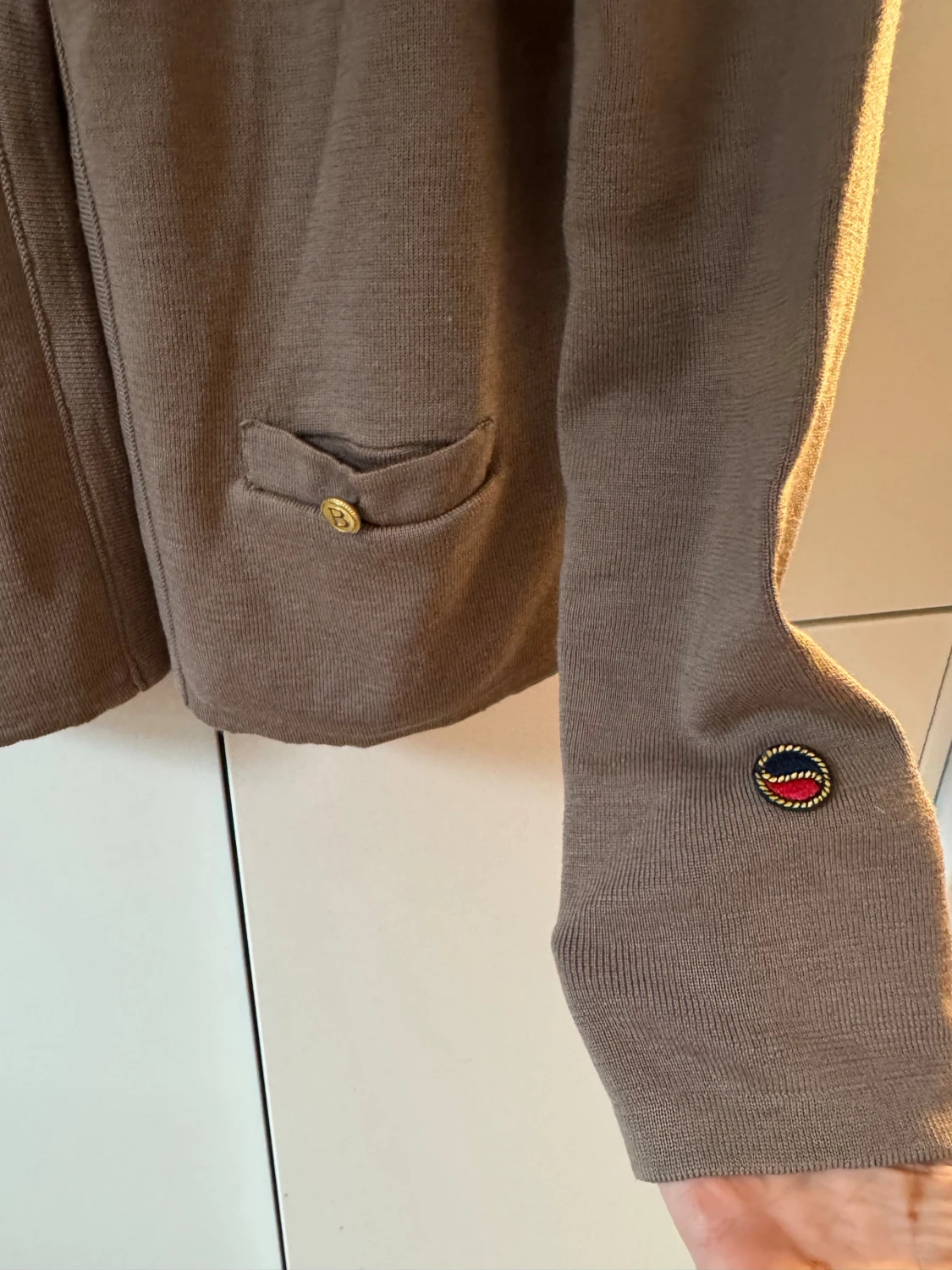 Khaki/brun kofta från Busnel med guldknappar - 1