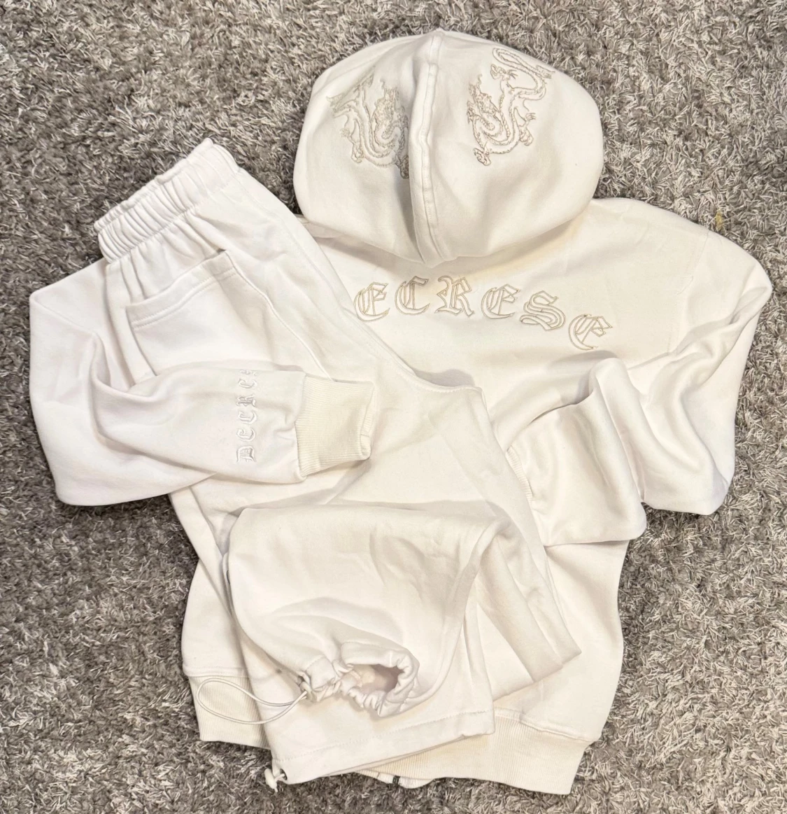 Decrese Sweden 🇸🇪 Set – Vit med silverdetaljer (S) - 1