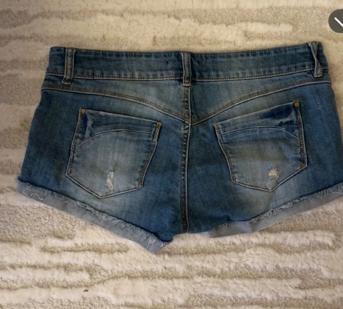 Blå denimshorts med låg midja - 2