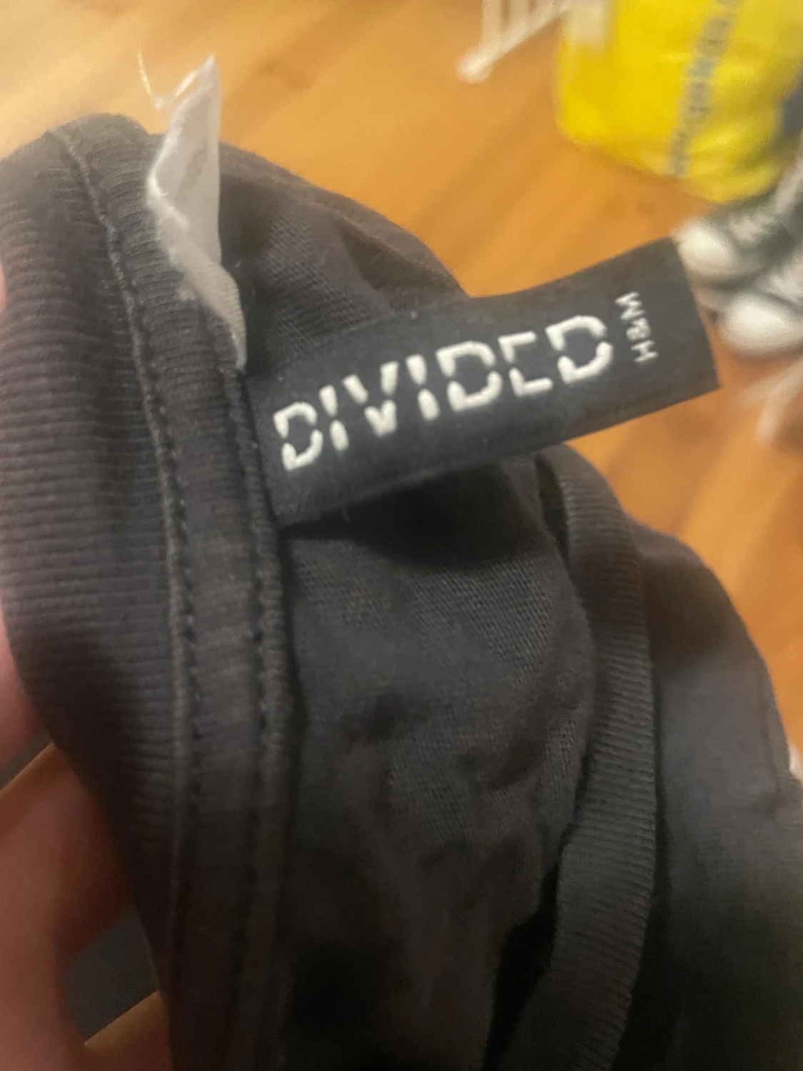 Svart anime t-shirt från H&M Divided - 1