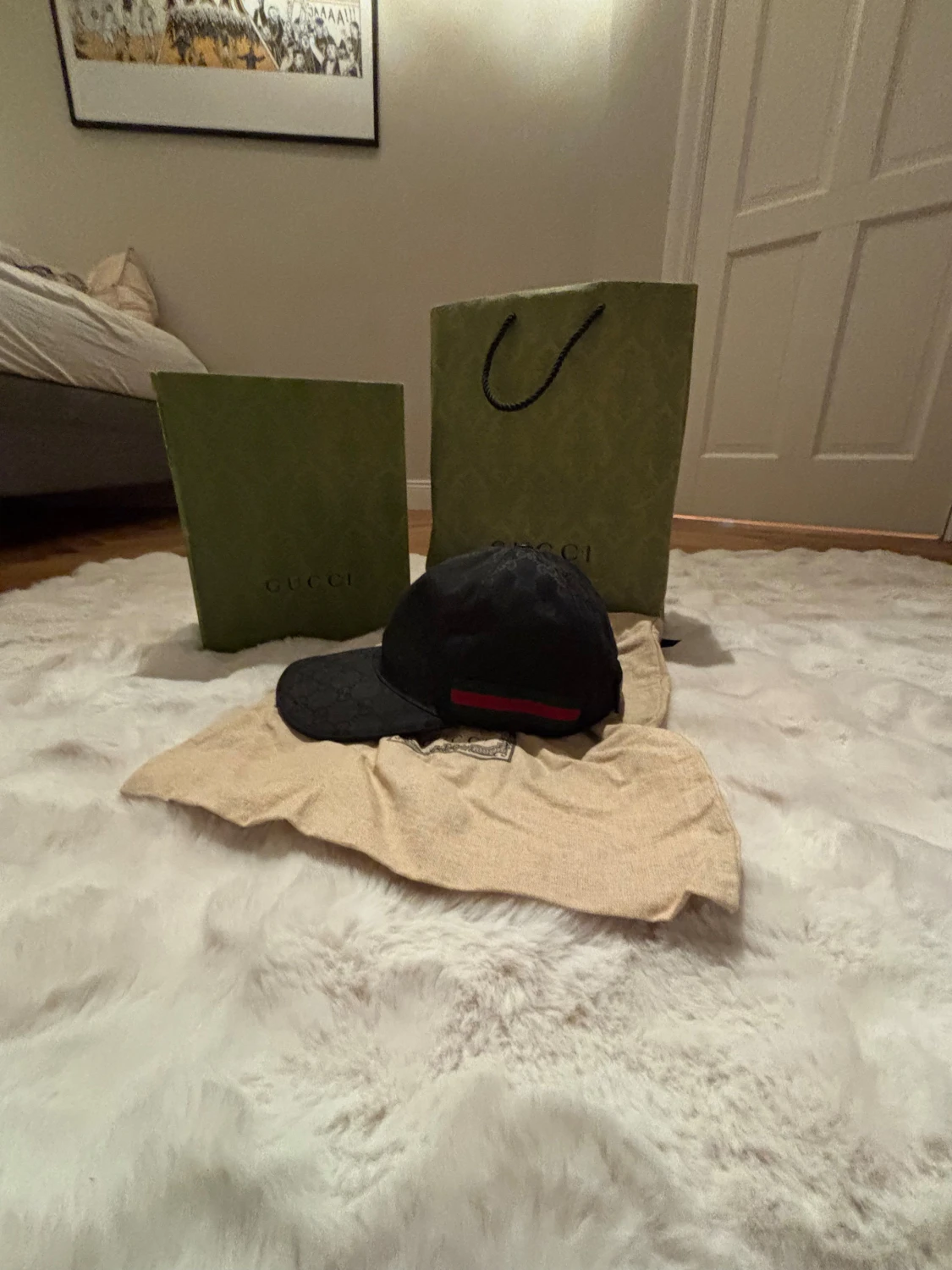 Svart Gucci keps med broderat mönster - 3