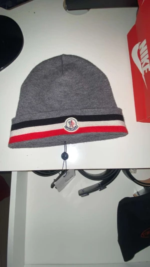 Mc mössa - Säljer mössa pris kan diskuteras 