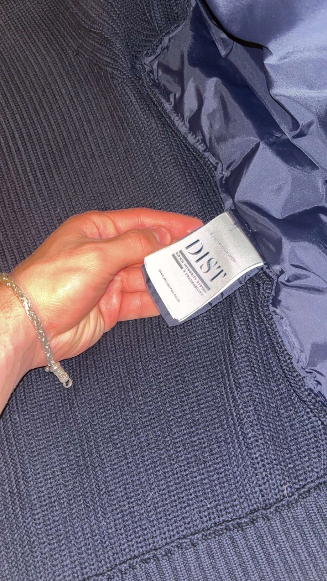 Mörkblå pufferjacka från Moncler - 1