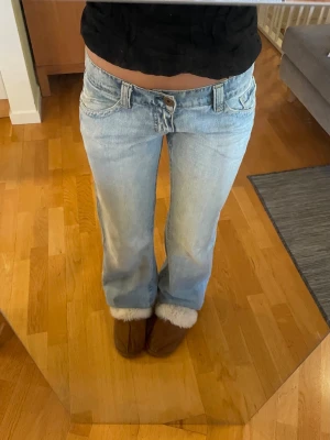 Jeans lowwaist utsvängda lågmidjade bootcut  - Jeans🩷