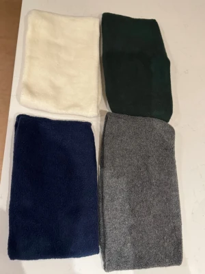 Buffar - Säljer så snygg egensydd fleece buffar i marinblå, mörk grå, khaki och creambeige😇