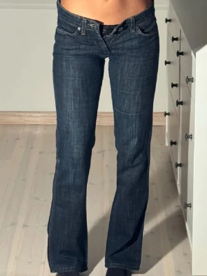 Bootcut jeans från Wrangler, mörkblå - Använt 1 gång! 