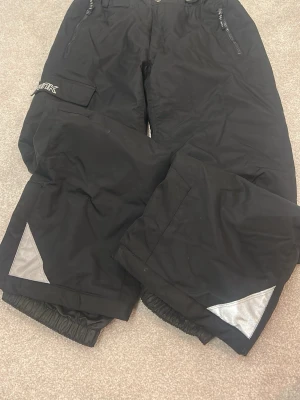 Svarta termobyxor - Svarta termobyxor från lager 157. Storlek 160, mer som xs/s