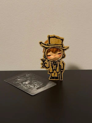 Hirono Poet  - Very good condition,original,no box 