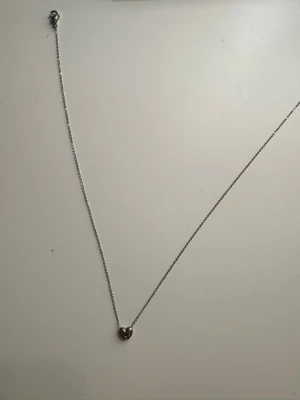 Halsband med hjärta - Supergulligt halsband som passar till det mesta