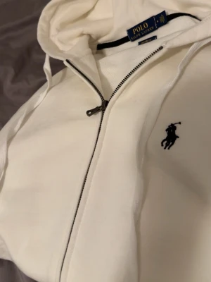 Ralph lauren kofta - ralph lauren kofta storlek M äkta, har knappt använd den.