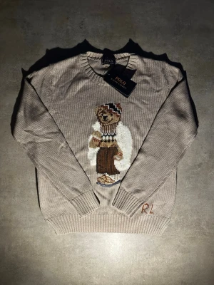 Beige stickad tröja Polo Bear Ralph Lauren - Hör av vid minsta fundering 💫