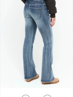 Super Low Waist Bootcut Jeans blå - Helt nya med prislapp! Skitsnygga från Nelly💞