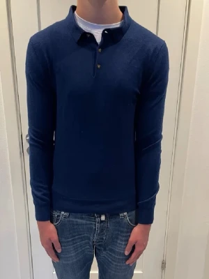 John Henric långärmad piké - Storlek S, skönt material, 10/10 skick. Bara o skriva vid funderingar.