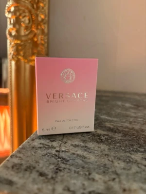 Versace Bright Crystal  - Versace Bright Crystal Eau de Toilette.
