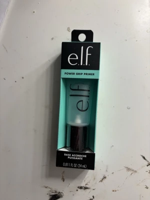 e.l.f. Power Grip Primer  - Säljer en helt ny oöppnad elf power grip primer, säljer pågrund av fick dubbelt i julklapp, mitt pris 100kr men pris kan diskuteras 