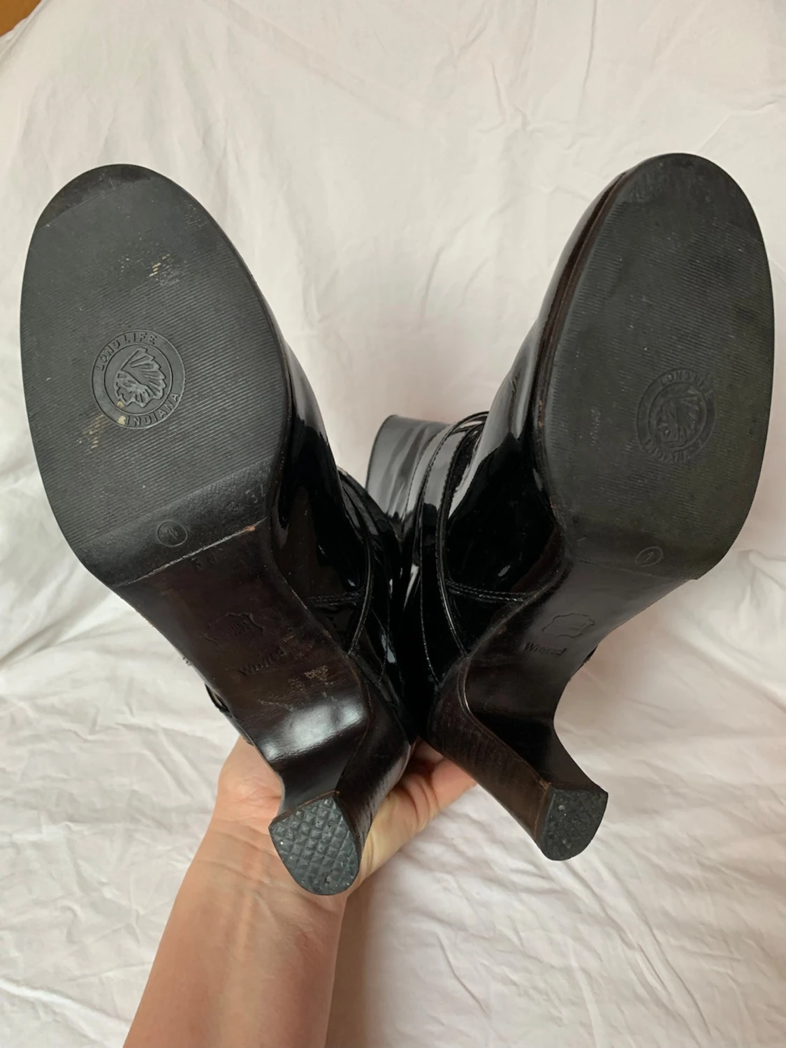 Svarta lackstövletter med klack - 4