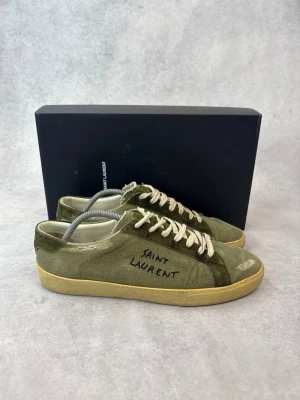 Saint Laurent court classic sneakers - –  Condition: 8,5/10  –  What is included: Only the sneakers  –  Retail price: 700 euro