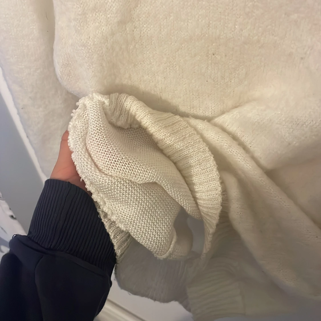 Vit stickad tröja från H&M - 1