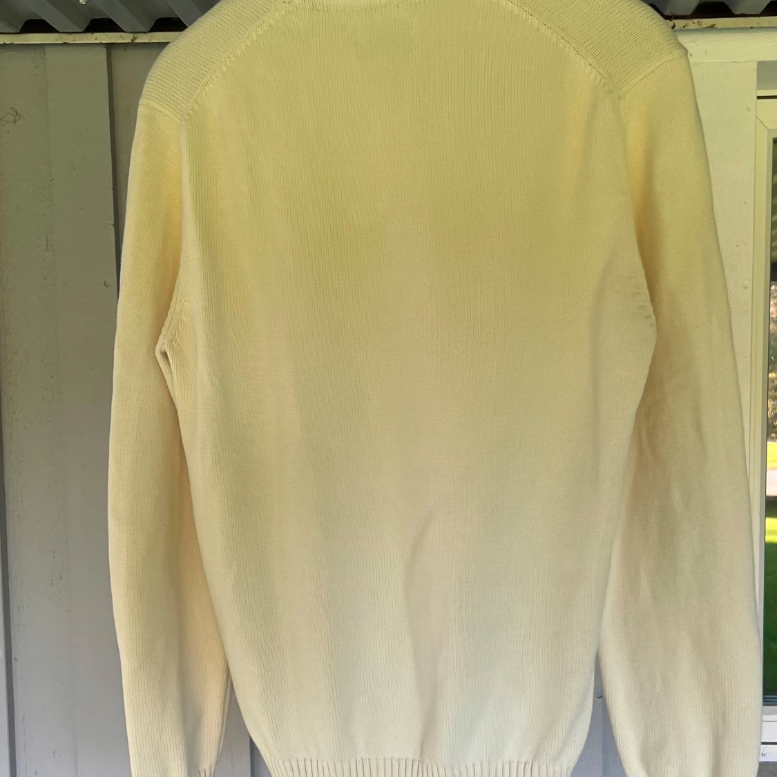 Ljusbeige stickad tröja från Gant - 2