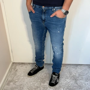 Replay jeans  - Replay Marty Jeans | skick 9/10 | Storlek 29/32 | Pris - 599kr | Modellen är ca 178cm lång | Hör av dig vid minsta fråga eller fundering!!