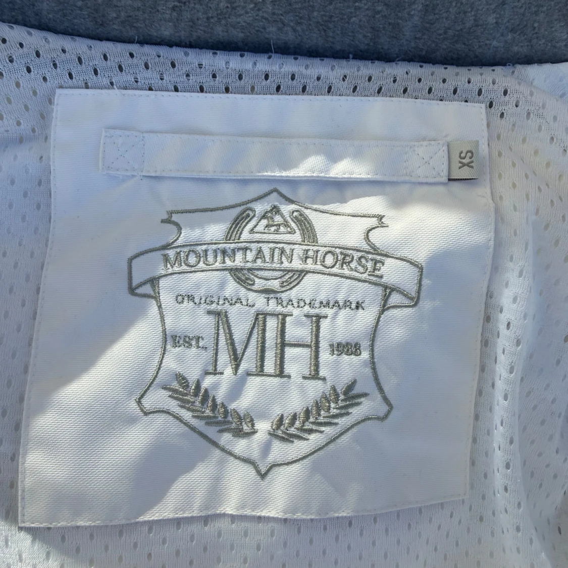 Vit vindjacka från Mountain Horse XS - 3