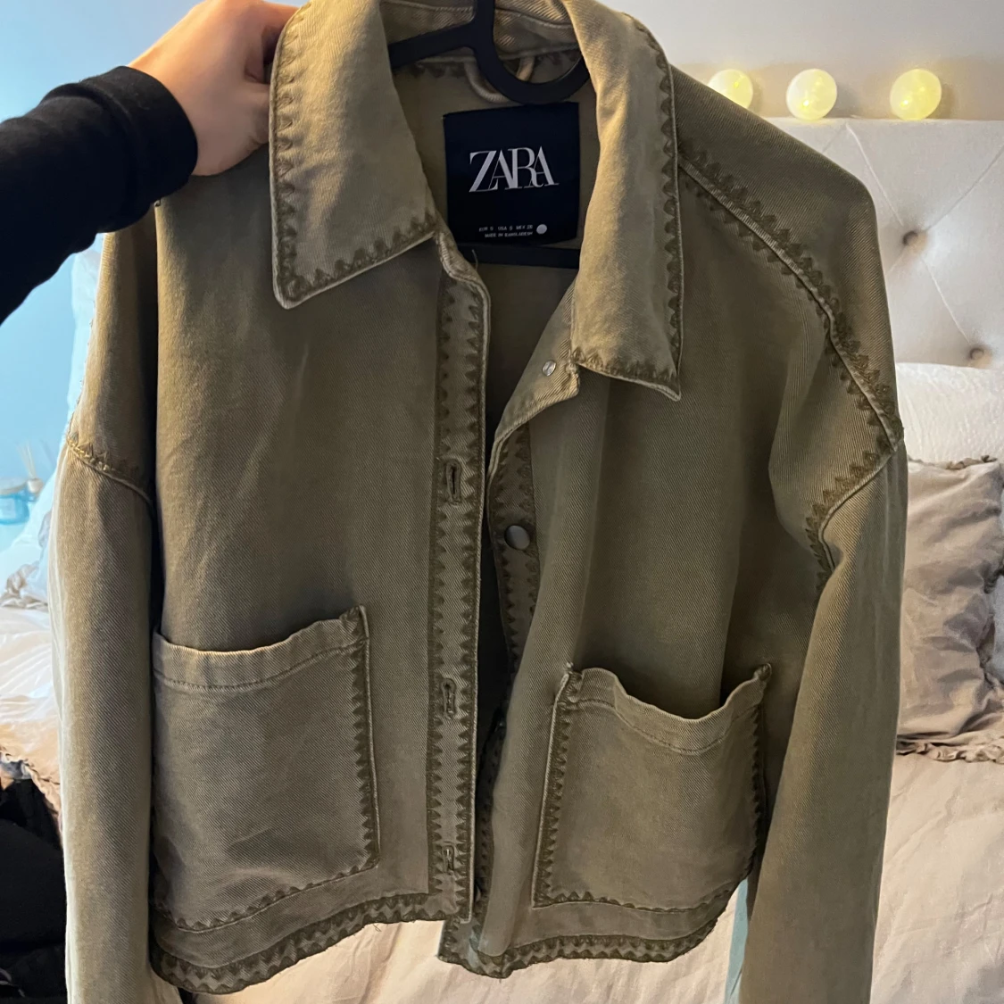 Olivgrön jeansjacka från Zara - 1