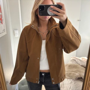 Mockaimitation jacka - Som ny typ!