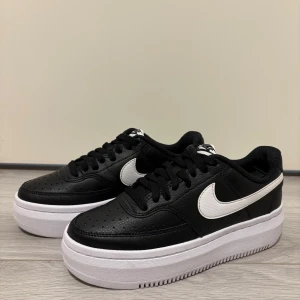 Nike sneakers - NIKE COURT VISION ALTA Malli: DM0113-002 Koko: 36,5 Ovh: noin 100e  Postitus/nouto