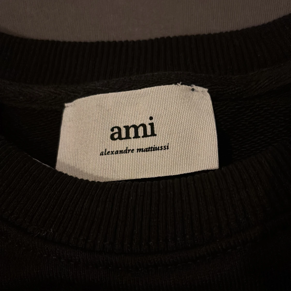 Svart sweatshirt från Ami Paris - 1