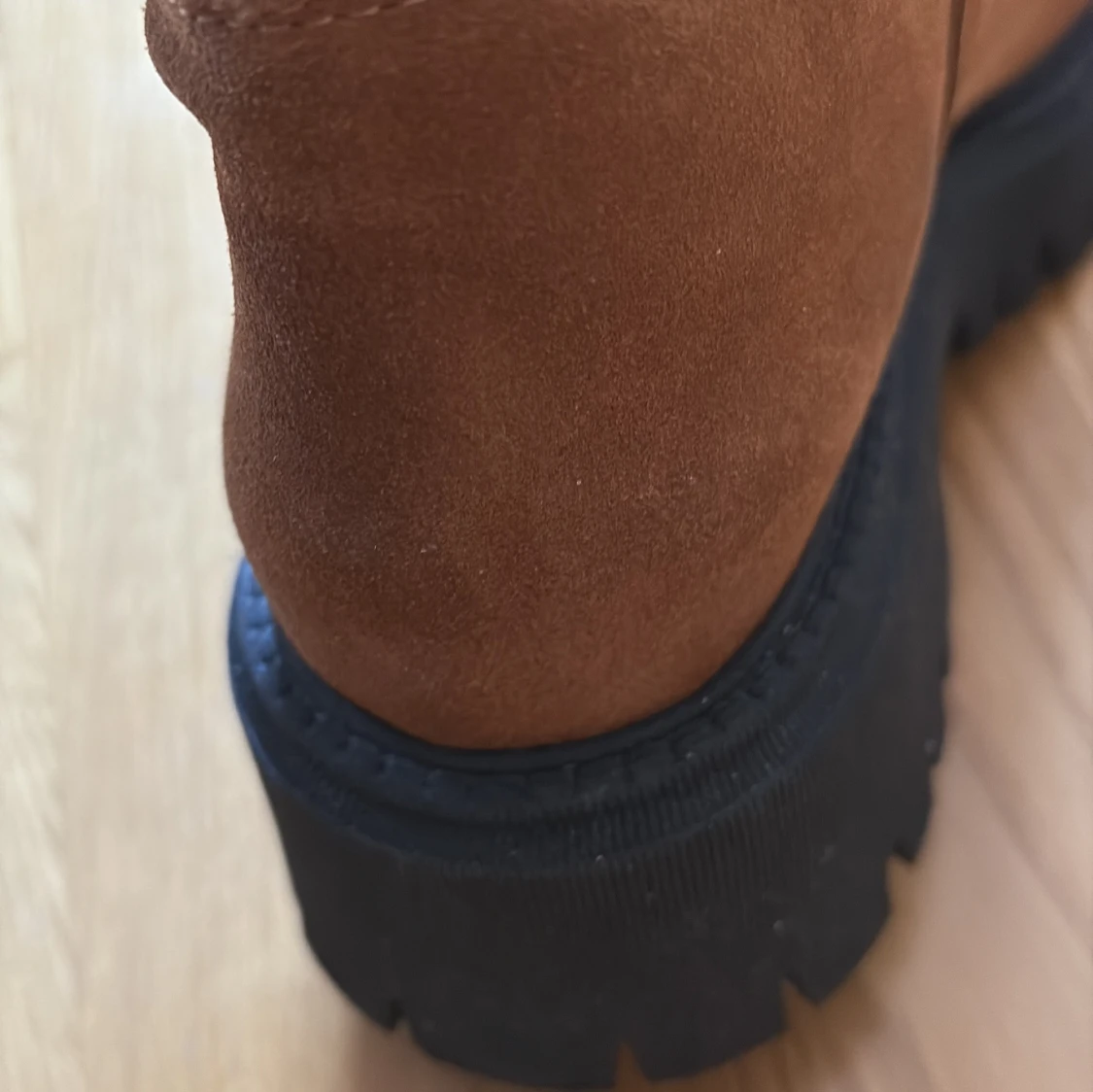 Bruna mocka chelsea boots med grov sula - 4