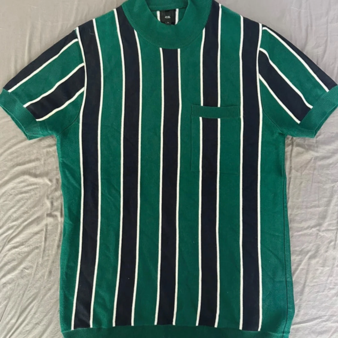 Randig grön t-shirt River Island M