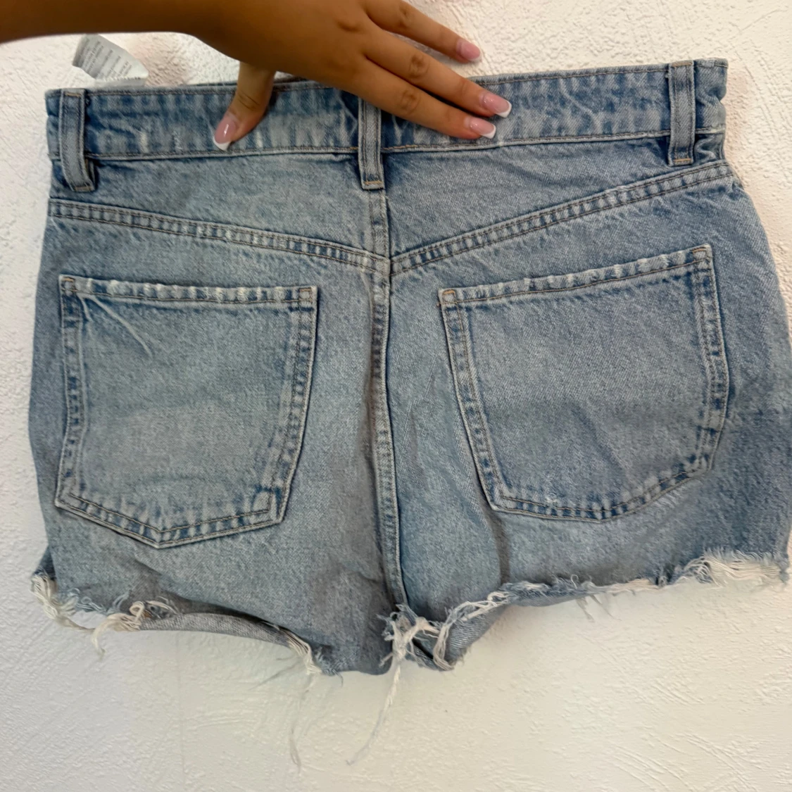 Ljusblåa jeansshorts - 1