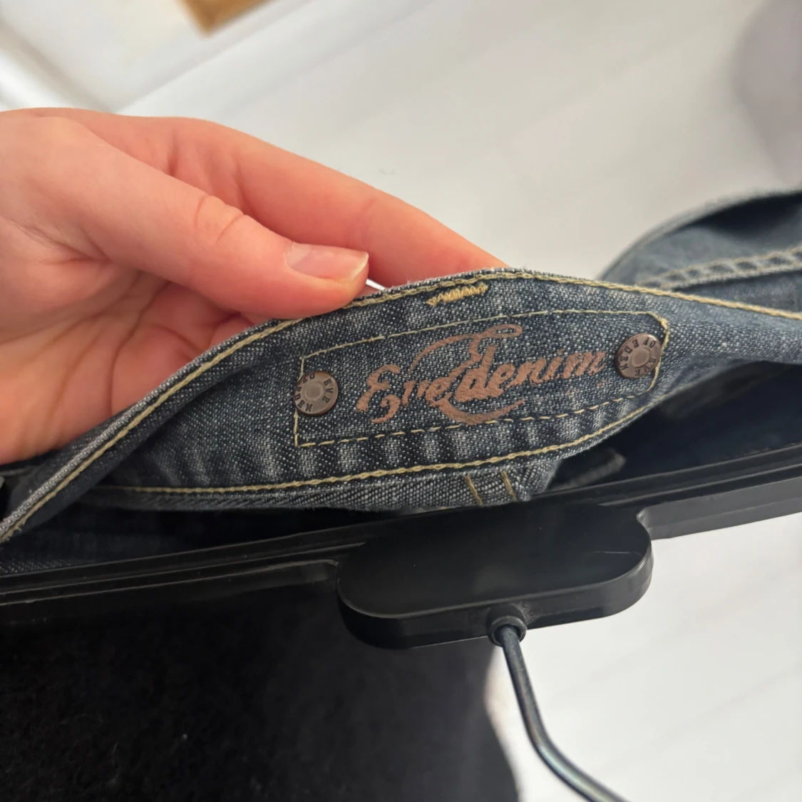 Utsvängda jeans - 4