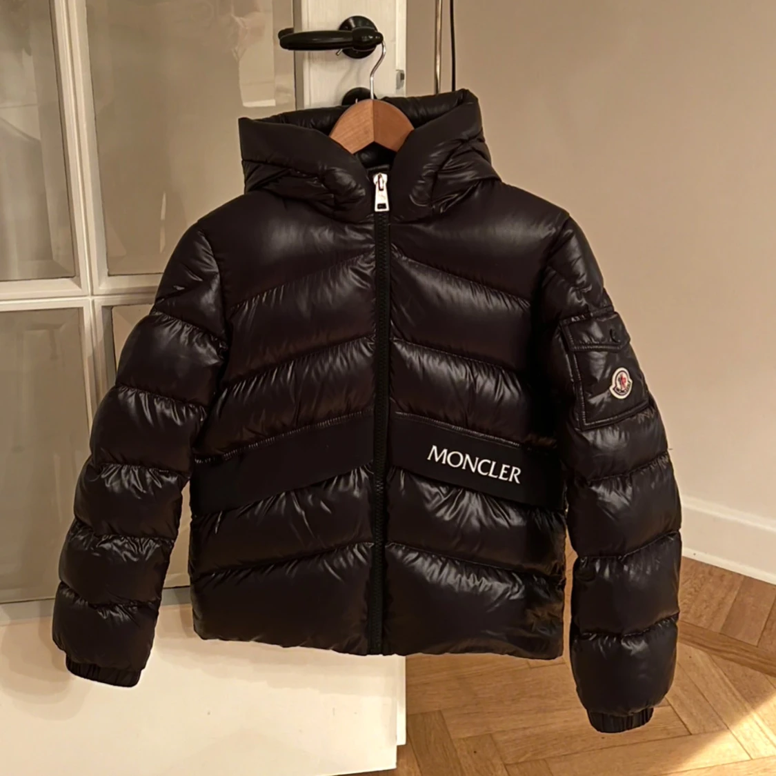 Svart pufferjacka från Moncler - 1