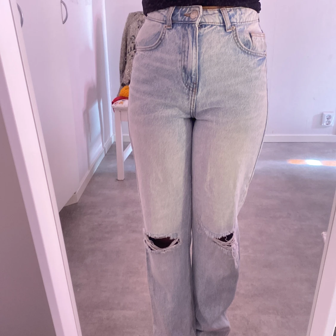 Ljusblå ripped jeans från FB Sister