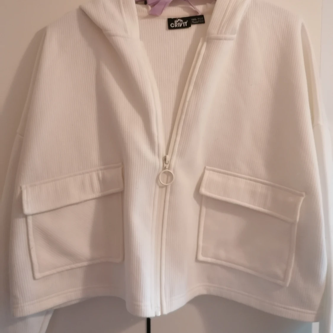 Vit hoodie med dragkedja från Crivit