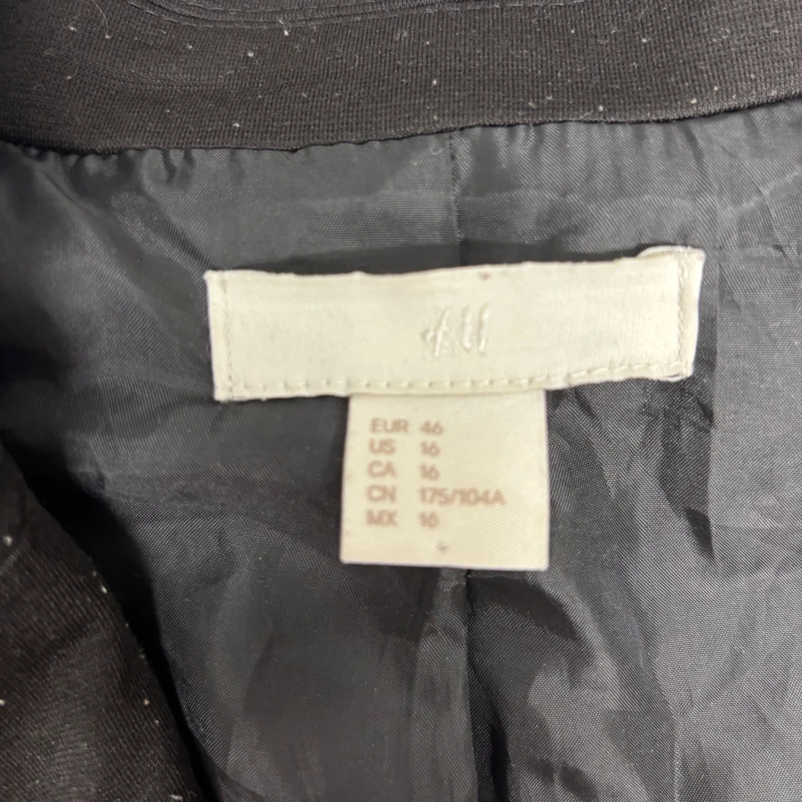 Svart kavaj från H&M, storlek 46 - 1