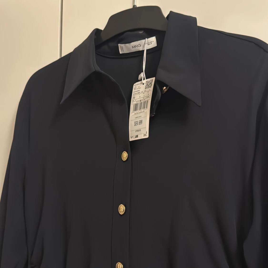 Mörkt marinblå långklänning från Mango - 3