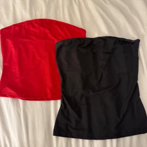 Grå och röd bandeau tubtopp - Två stilrena bandeau tubtoppar i grått och rött. S/XS