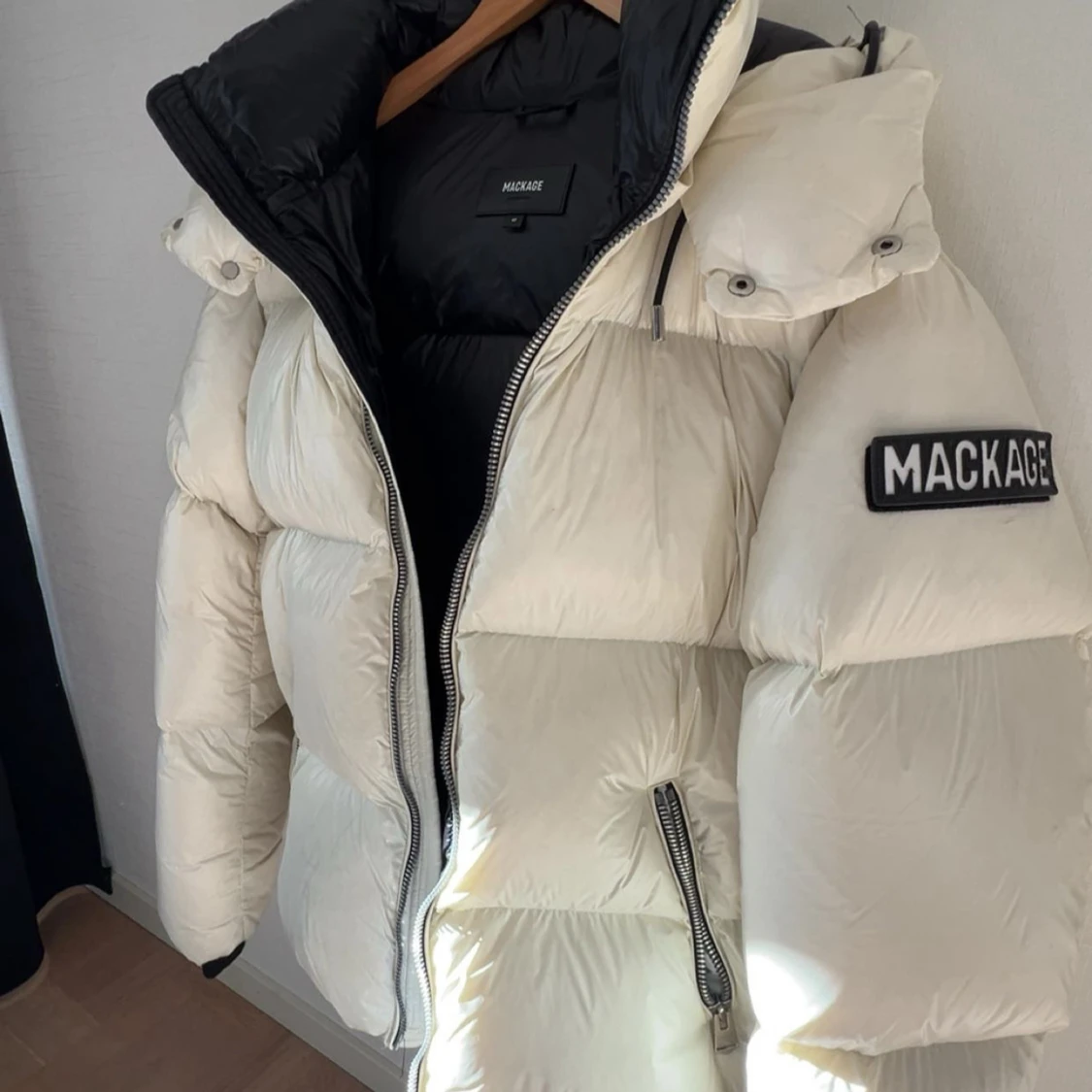 Vit pufferjacka från Mackage