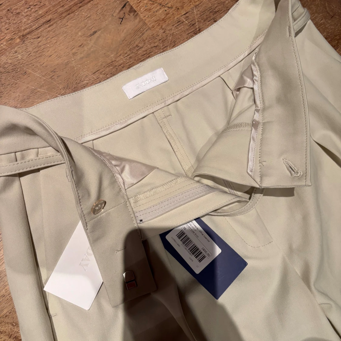 Beige wide kostymbyxor från 2ND DAY - 2