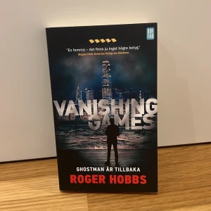 Vanishing Games - En fartfylld heist-thriller där Ghostman dras in i den undre världen i Hongkong och Macao. Spänning, action och smarta vändningar utlovas när gamla lojaliteter testas och farliga uppdrag väntar. Perfekt för dig som gillar intensiva och nervkittlande berättelser.