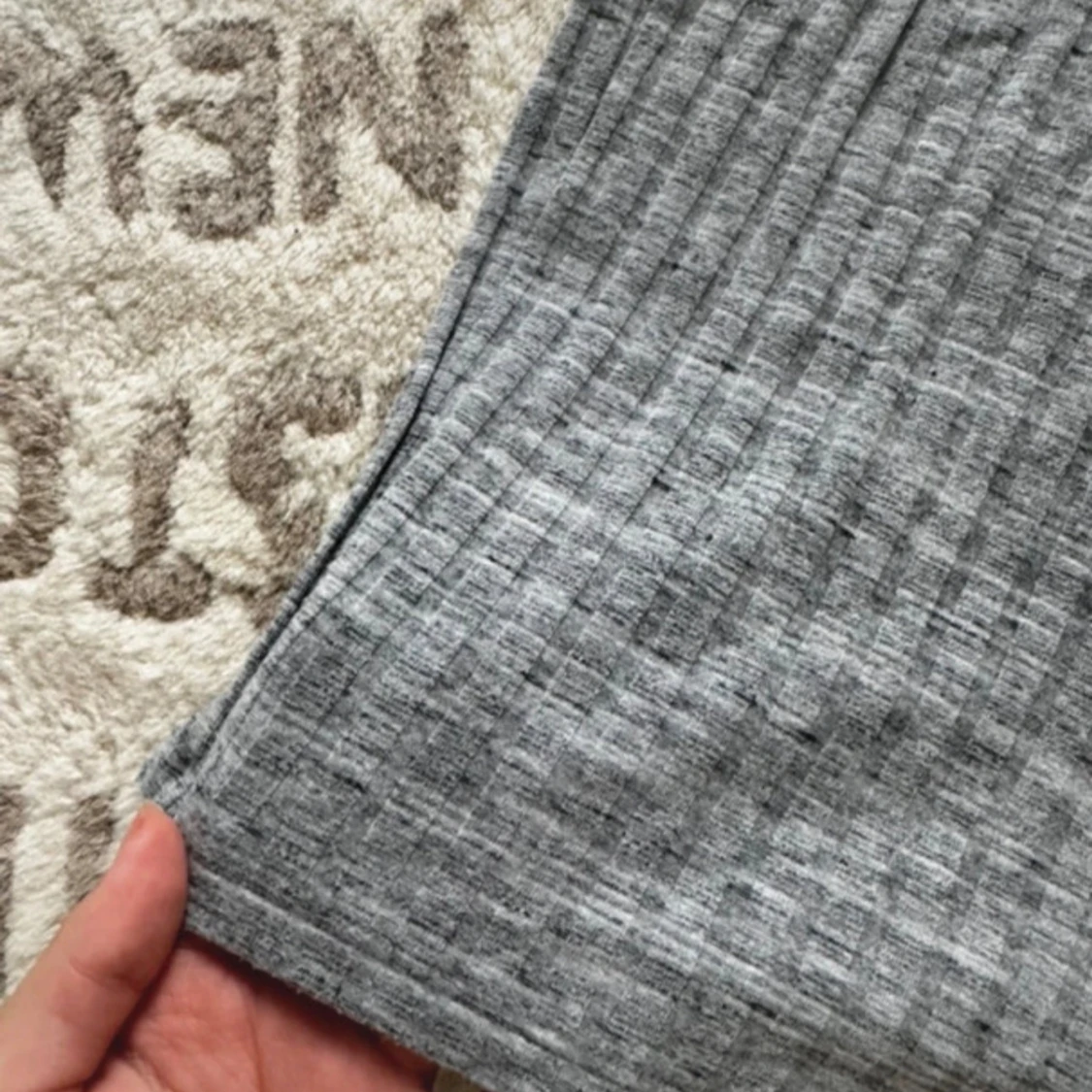 Grå ribbad kortklänning från Pimkie - 1