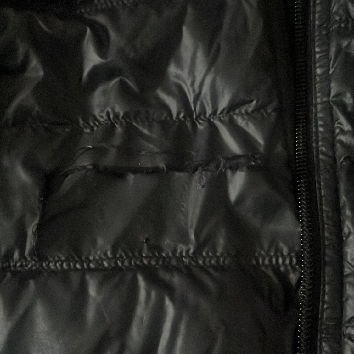 Svart dunväst från Emporio Armani EA7 - 4