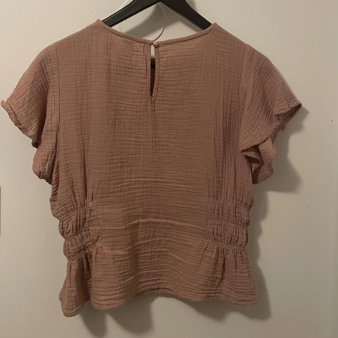 Beige blus med volang från SHEIN - 2