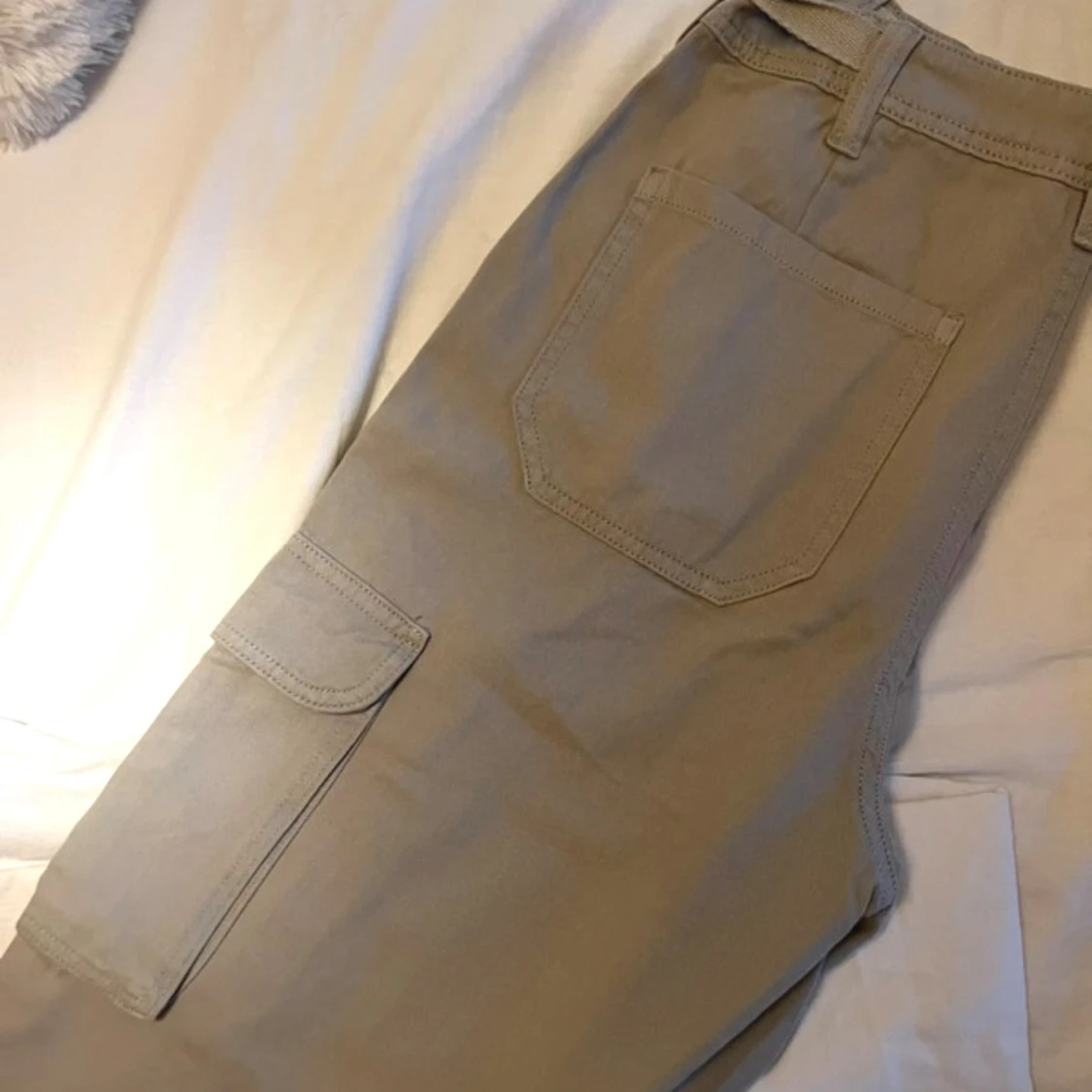 Ljus gråa cargobyxor - 1